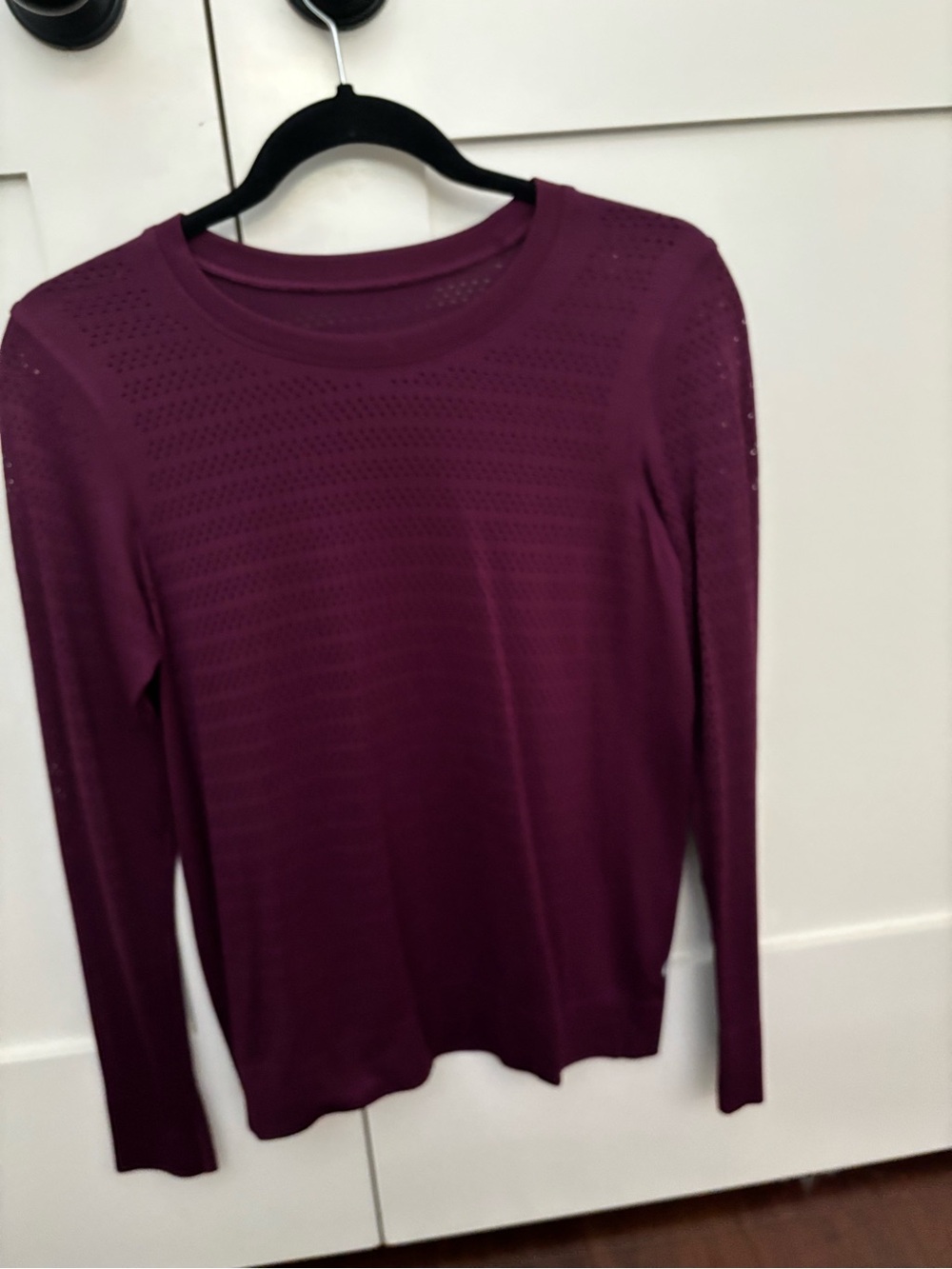 Lululemon Breeze By Long Sleeve in Marvel- size 4